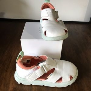 Toms girls sandals - size 7